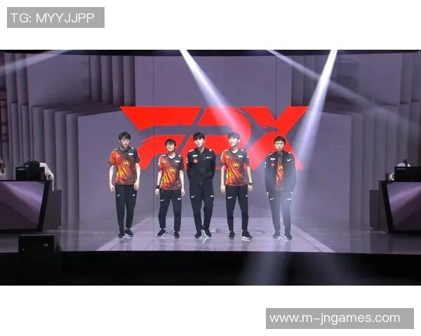 聚焦FPX在CSGO赛事中的耐力表现与团队协作分析